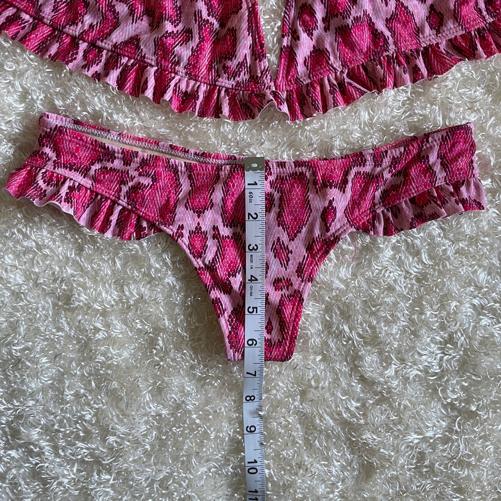 Bikini - Picture 5 of 7